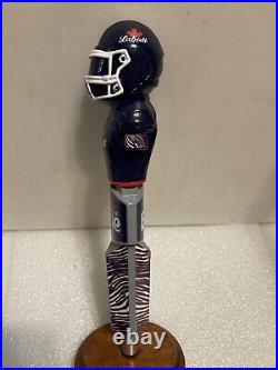 LABATT BLUE BUFFALO BILLS NFL TEAM PLAYER Draft beer tap handle. USA/CANADA