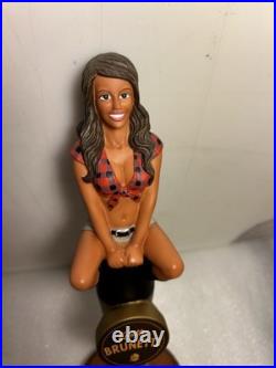 TWIN PEAKS BREWING KNOTTY BRUNETTE HOMETOWN GIRL draft beer tap handle. TEXAS