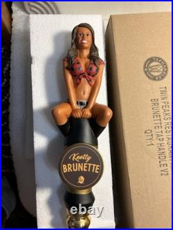 TWIN PEAKS BREWING KNOTTY BRUNETTE HOMETOWN GIRL draft beer tap handle. TEXAS